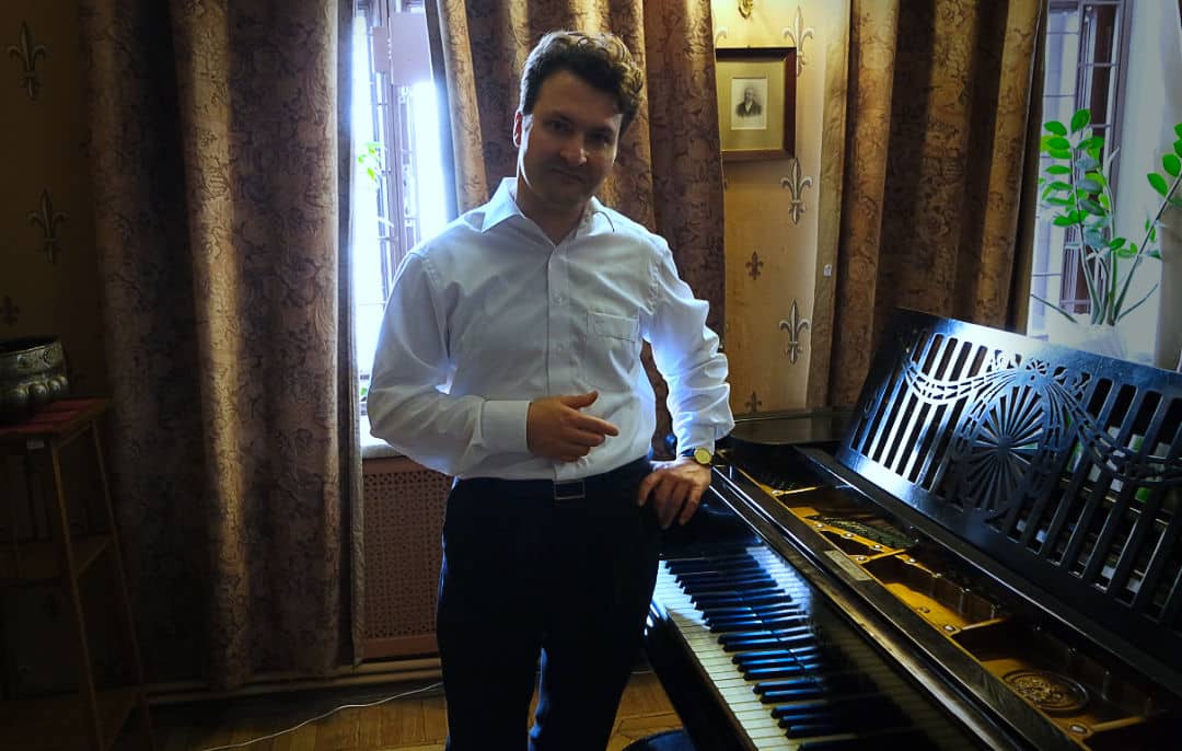 Lars Nelissen Scriabin Museum Moscow at the piano